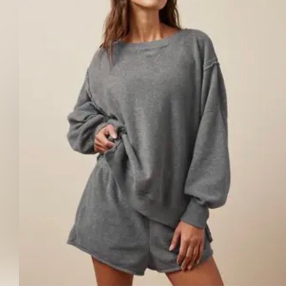 American Eagle This Feels Seriously Huggable Gray Crewneck Sweater size small